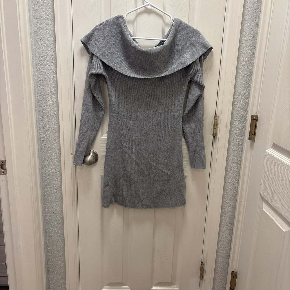 White‎ House Black Market Gray Silver Off Shoulder Ribbed Knit Tunic Sweater